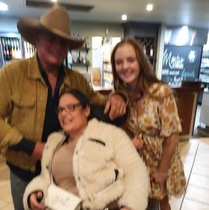 Meet your Posher, Samantha sam